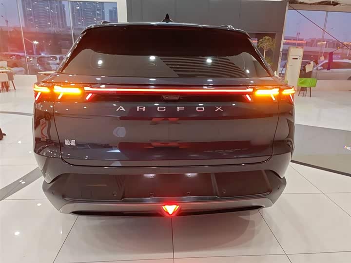 BAIC Arcfox Alpha T5 2025 2025款 520 PRO