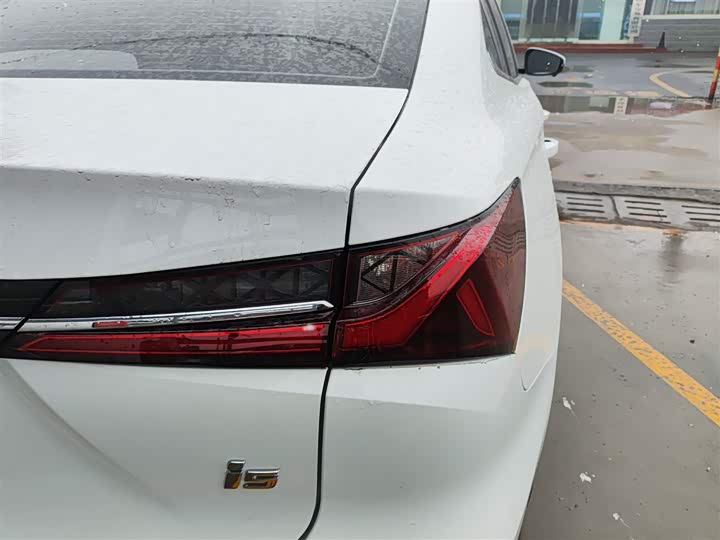 Roewe i5 2023 2023款 1.5L CVT尊荣版