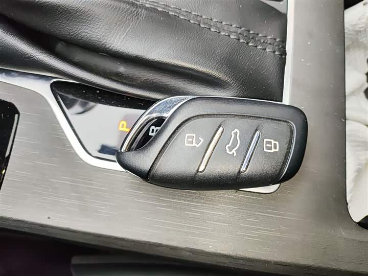 Roewe i5 2023 2023款 1.5L CVT尊荣版