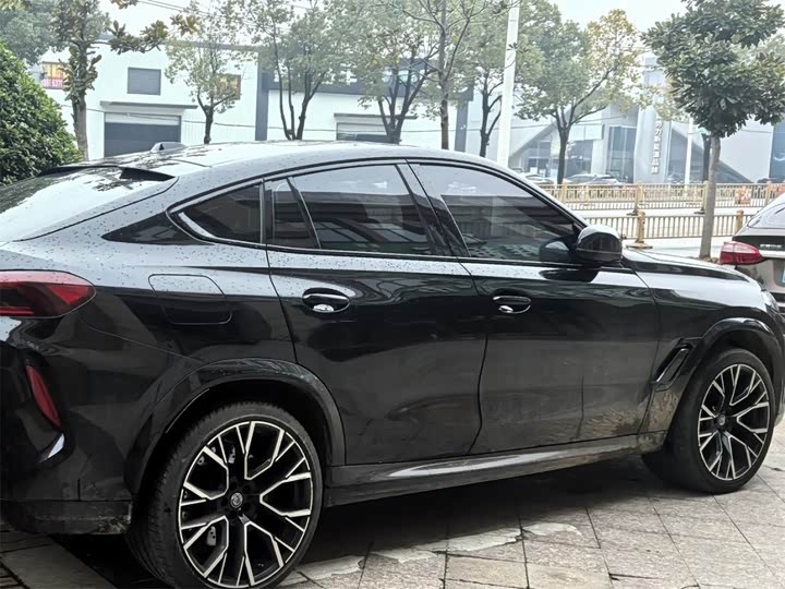 2023 BMW X6 M