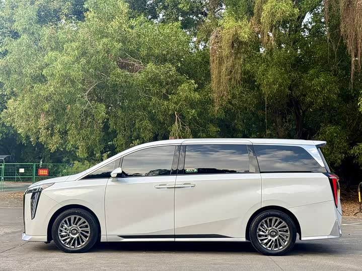 GAC Trumpchi M8 2024 2024款 宗师系列 400T 至尊版