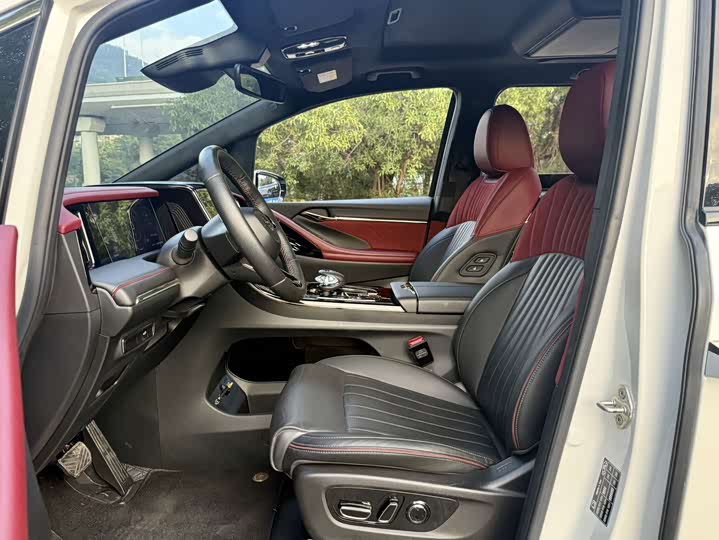 GAC Trumpchi M8 2024 2024款 宗师系列 400T 至尊版