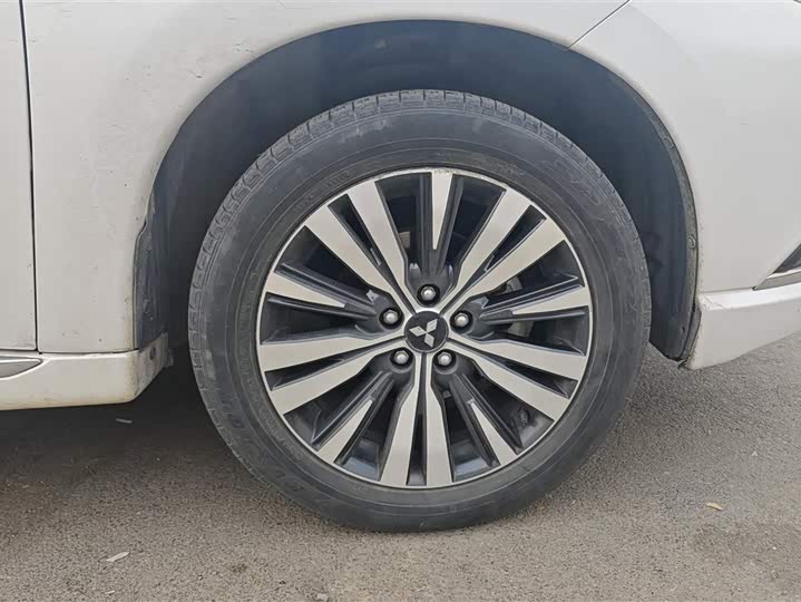 Mitsubishi Outlander 2021 2021款 改款 2.0L 两驱畅行版 5座