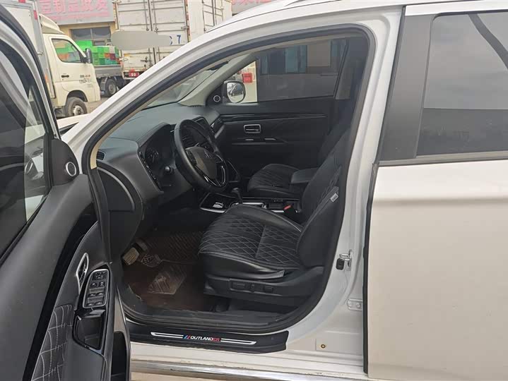 Mitsubishi Outlander 2021 2021款 改款 2.0L 两驱畅行版 5座