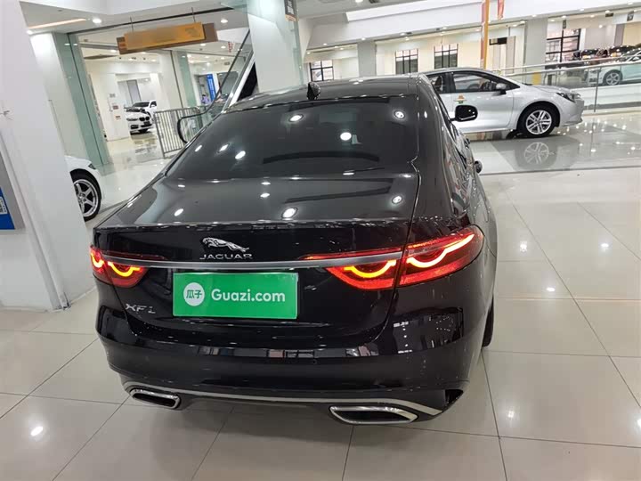 Jaguar XF L 2024 2024款 2.0T P250 两驱尊享豪华版