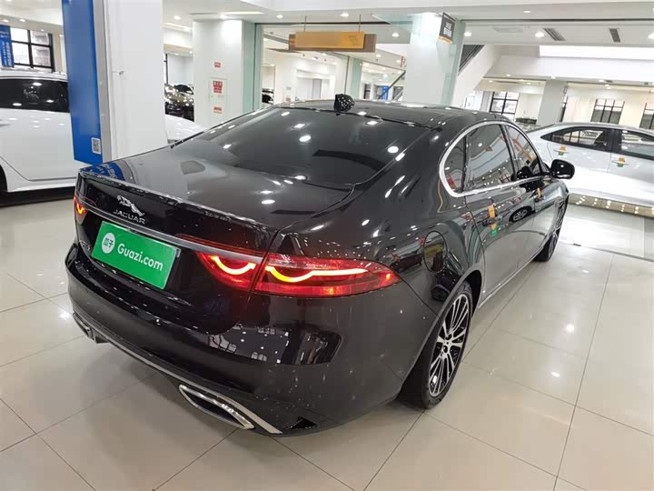 Jaguar XF L 2024 2024款 2.0T P250 两驱尊享豪华版