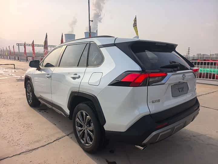 Toyota RAV4 2024 2024款 2.0L CVT两驱风尚Plus版