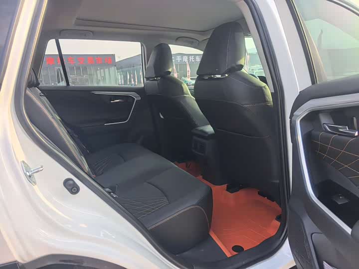 Toyota RAV4 2024 2024款 2.0L CVT两驱风尚Plus版