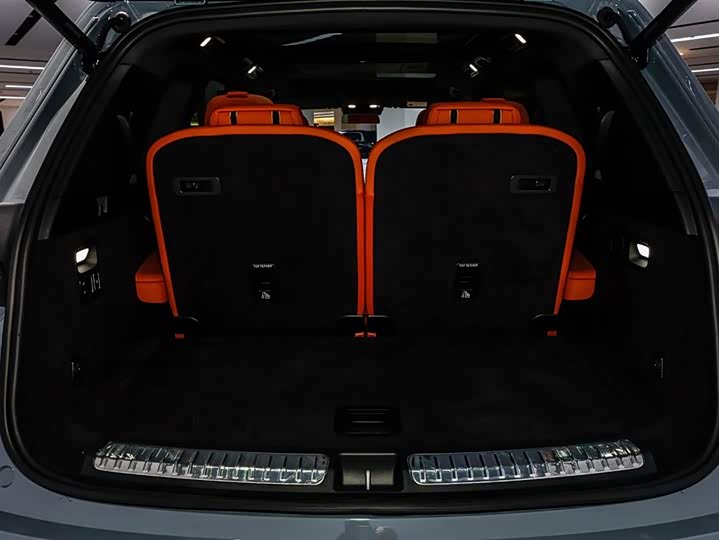 LiXiang L8 2025 2025款 Ultra 智能焕新版