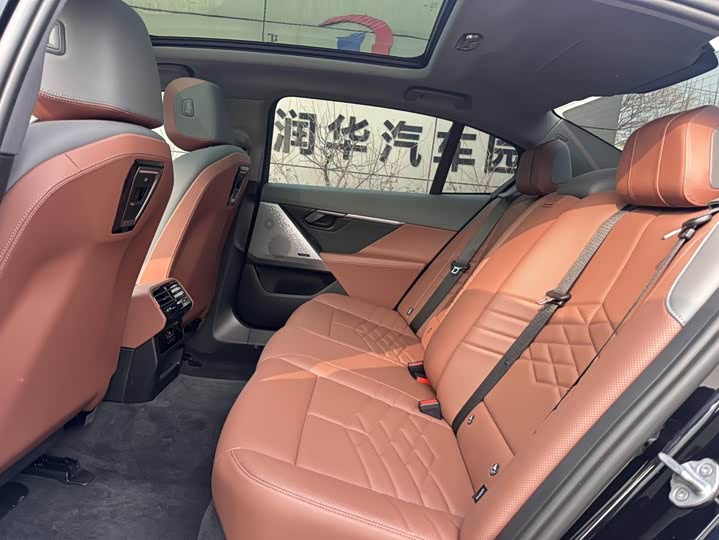 BMW i5 2025 2025款 eDrive 40L M运动套装