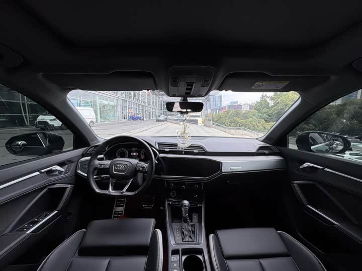 Audi Q3 2024 2024款 35 TFSI 时尚动感型