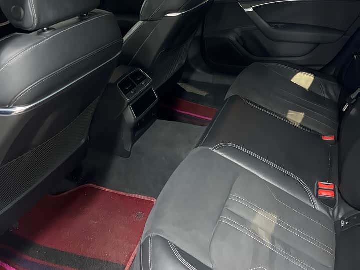 Audi A7L 2024 2024款 45TFSI S-line 筑梦型 流晶套装