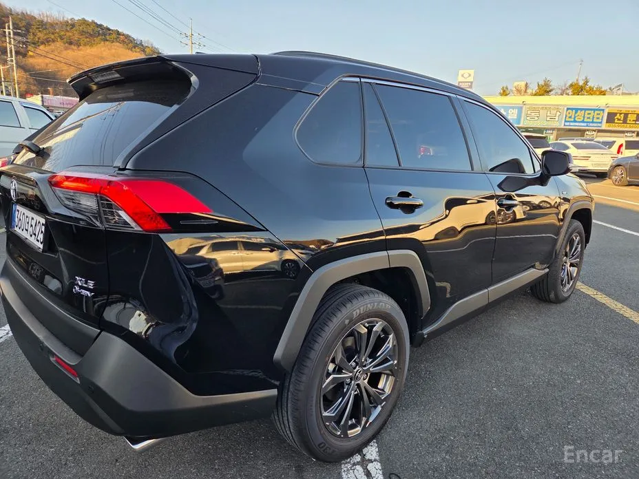 Toyota RAV4 2019 2.5 2WD Hybrid XLE