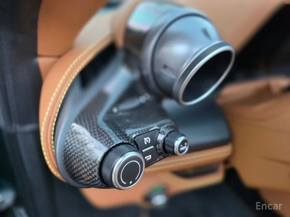 Ferrari F8 2019 3.9 V8