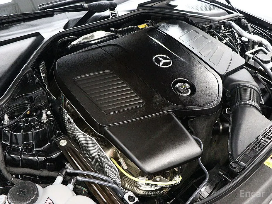 Mercedes-Benz E-Class 2024 E300 4MATIC Exclusive