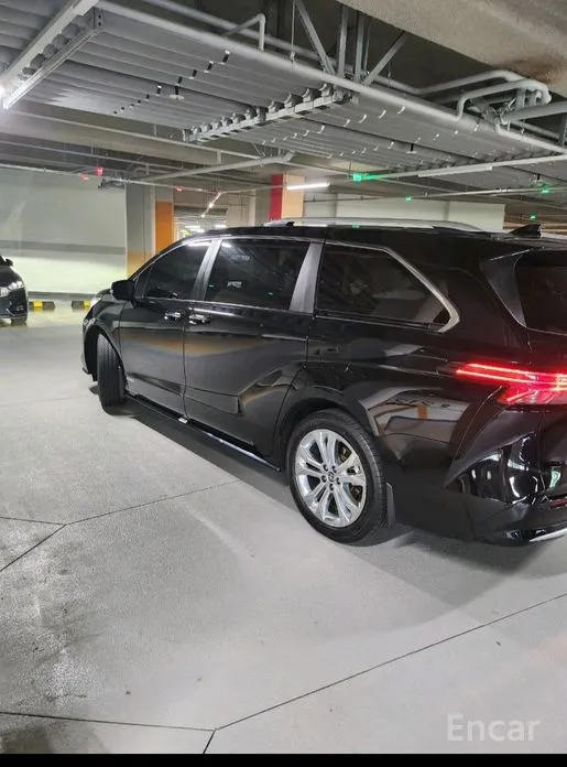 Toyota Sienna 2020 2.5 Hybrid 2WD