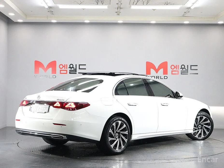 Mercedes-Benz E-Class 2024 E300 4MATIC Exclusive