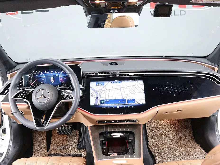 Mercedes-Benz E-Class 2024 E300 4MATIC Exclusive