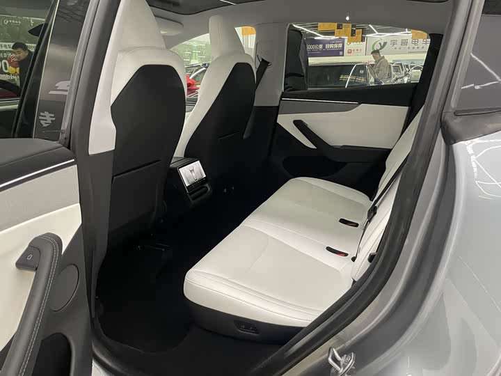 Tesla Model Y 2025 2025款 后轮驱动版