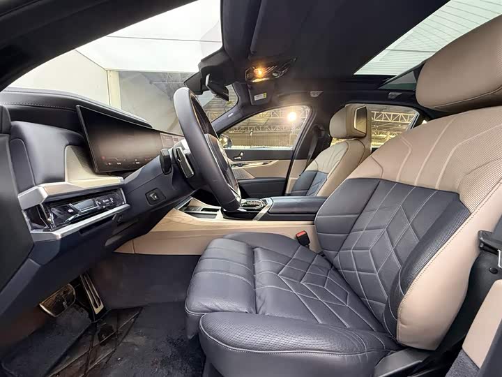 BMW i7 2023 2023款 M70L