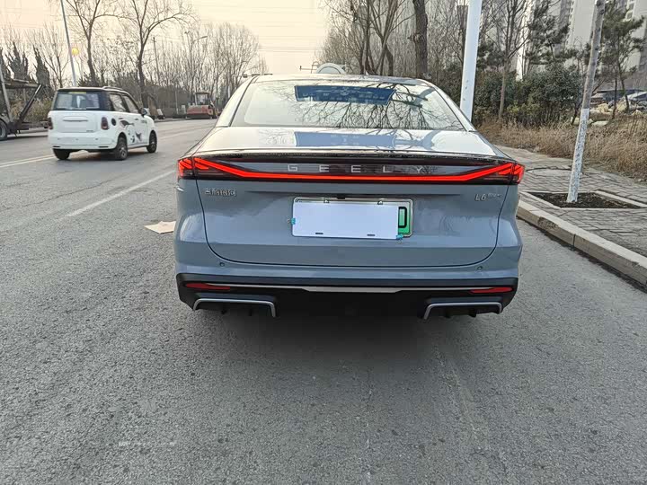 Geely Galaxy L6 2025 2025款 EM-i 140km 探索+版