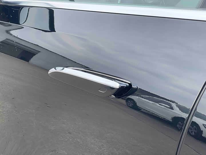 Mercedes-Benz E-Class Hybrid 2024 2024款 E 350 e L 插电式混合动力轿车