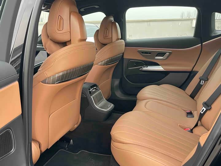 Mercedes-Benz E-Class Hybrid 2024 2024款 E 350 e L 插电式混合动力轿车