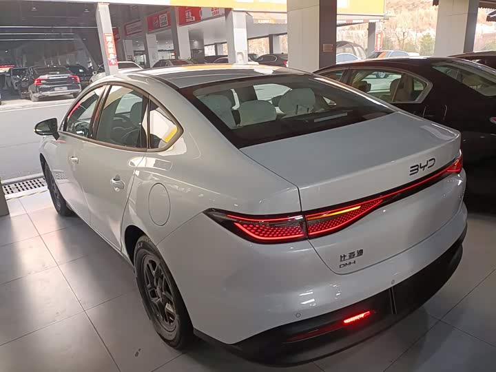 BYD Seal 05 DM-i Hybrid 2025 2025款 DM-i 智驾版 55KM豪华型