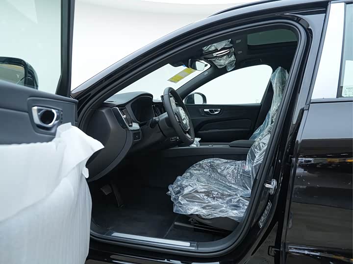 Volvo XC60 2026 2026款 B5 四驱智远极夜黑版