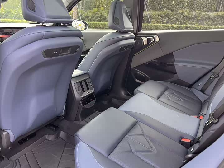 BMW X3 2025 2025款 xDrive30L 尊享型 M运动套装