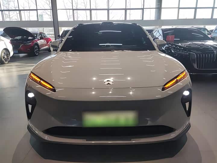 2025 Nio ET5
