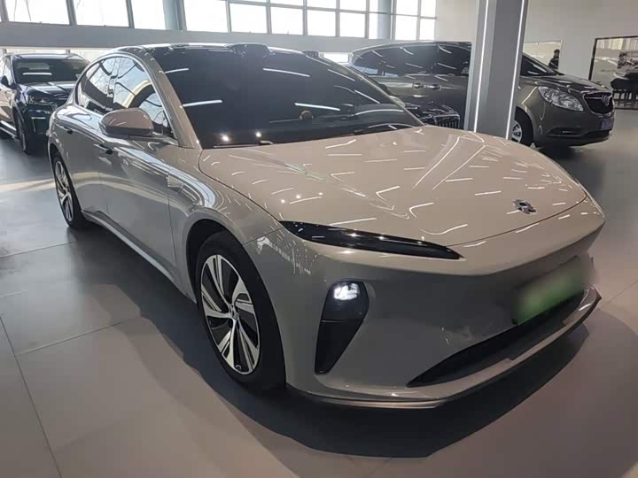 2025 Nio ET5