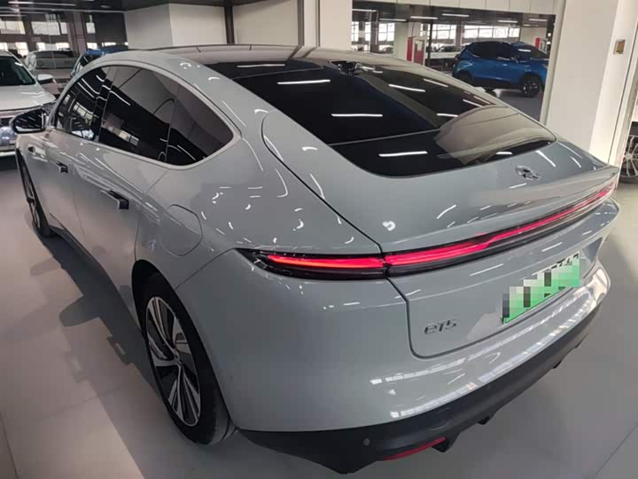2025 Nio ET5