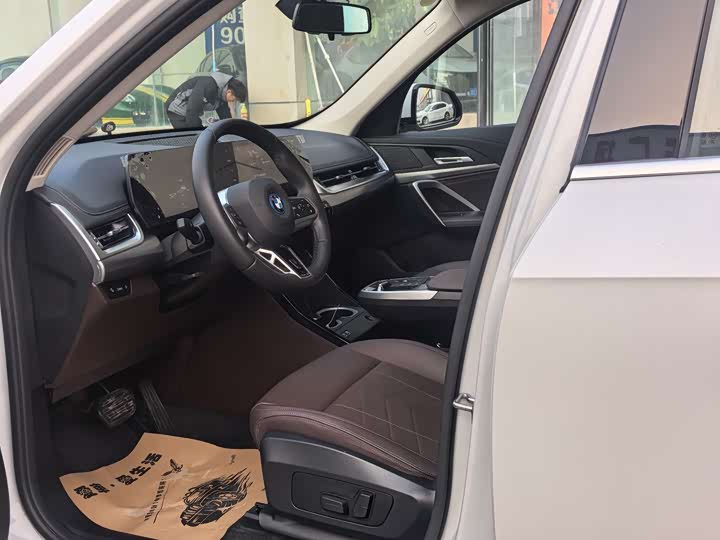 BMW iX1 2025 2025款 eDrive25L M运动套装