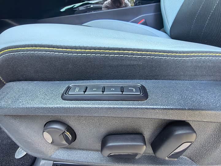 Volkswagen ID.4 X 2025 2025款 聪明款 出众版