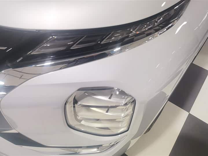 Mitsubishi Outlander 2023 2023款 1.5T CVT四驱尊耀版 7座