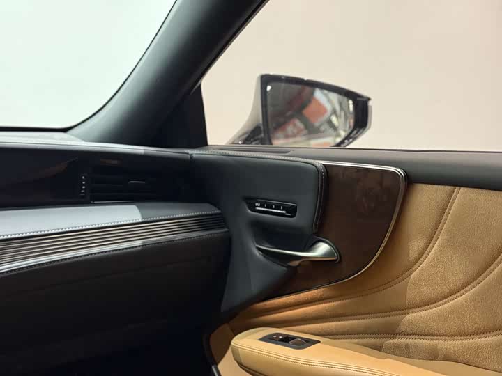 Lexus LS 2021 2021款 500h 卓越版