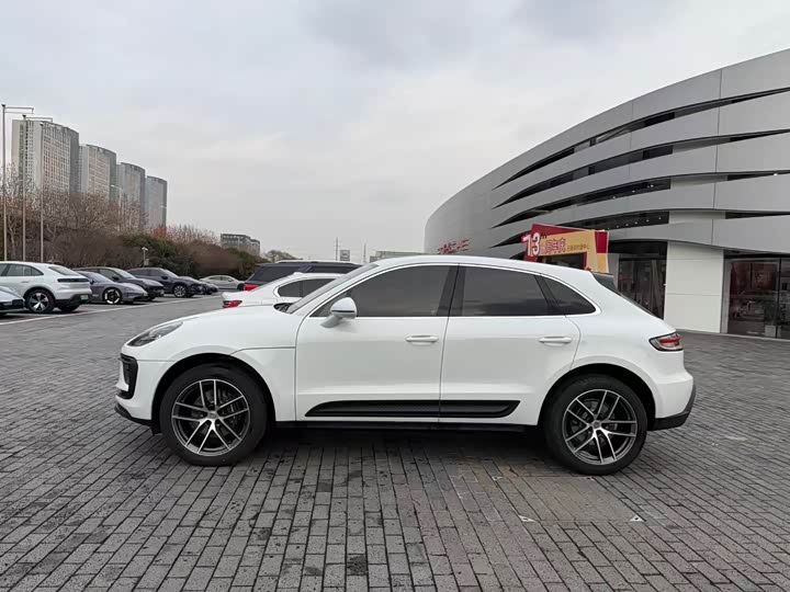 2026 Porsche Macan