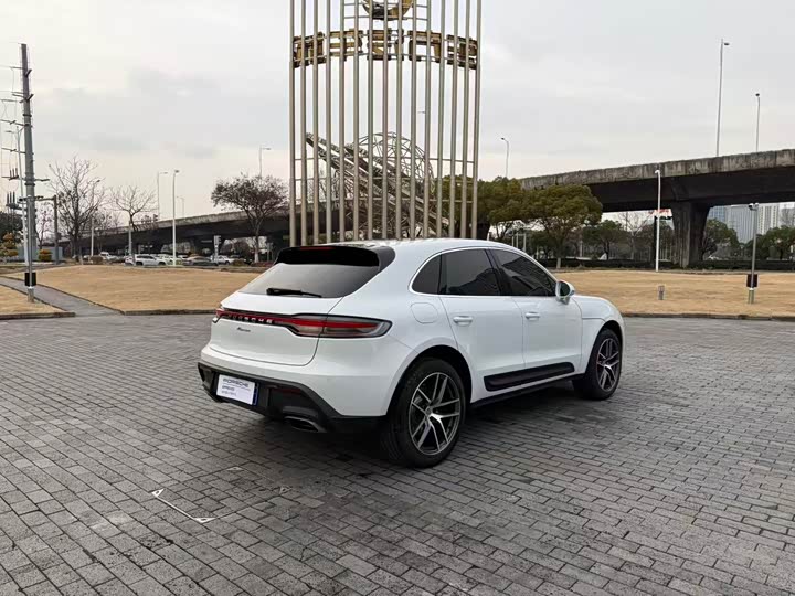 2026 Porsche Macan