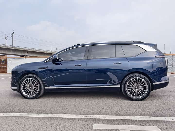 GAC Hyptec HL 2025 2025款 700 Ultra六座四驱激光雷达版