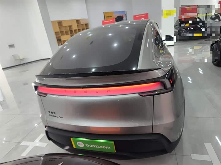 Tesla Model Y 2025 2025款 长续航全轮驱动版