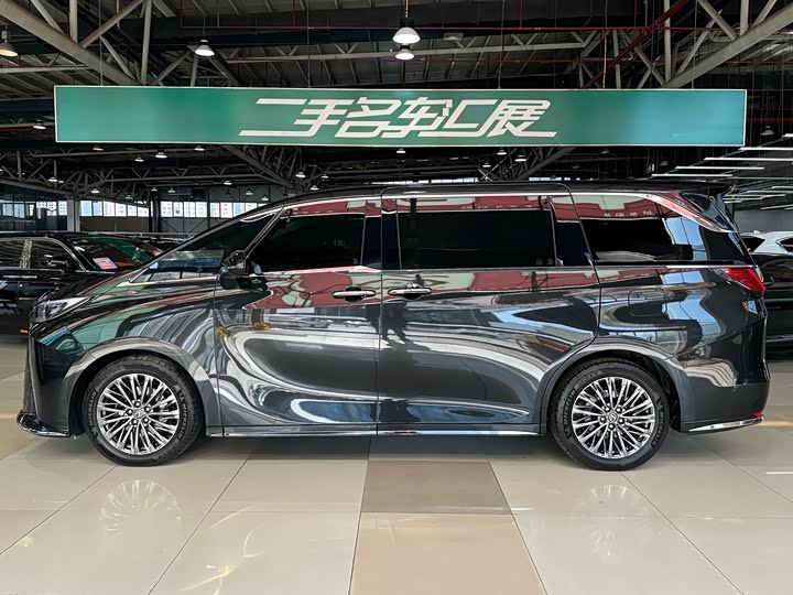 Lexus LM 2023 2023款 500h 六座尊崇版