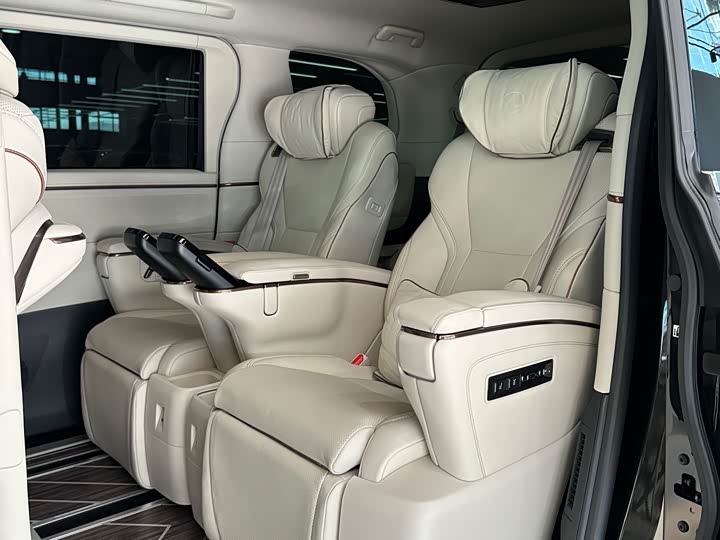 Lexus LM 2023 2023款 500h 六座尊崇版