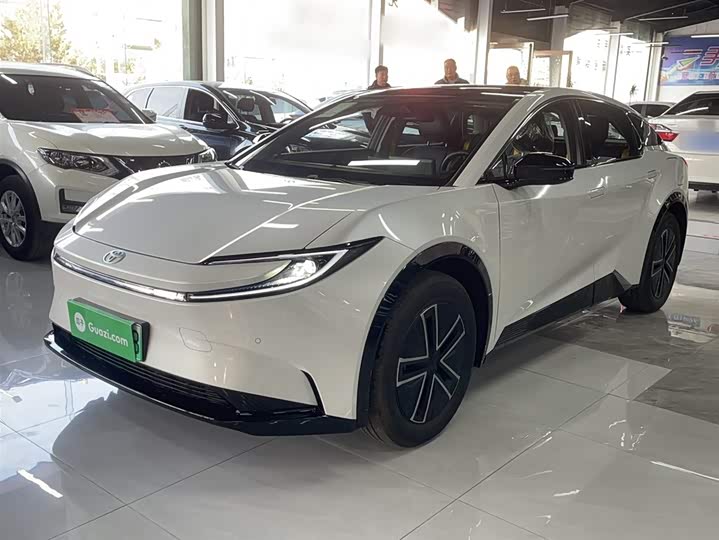 2025 Toyota bZ5