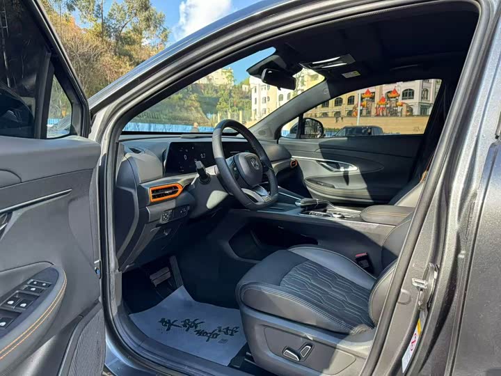 Changan UNI-T 2023 2023款 第二代 1.5T 尊贵型