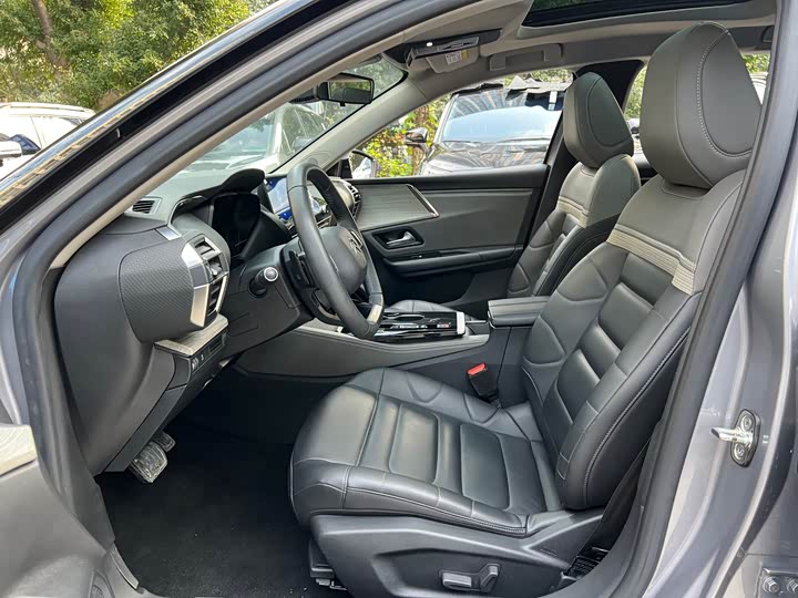 Citroen C5 X 2022 2022款 1.6T 享不凡 虎年开门红版