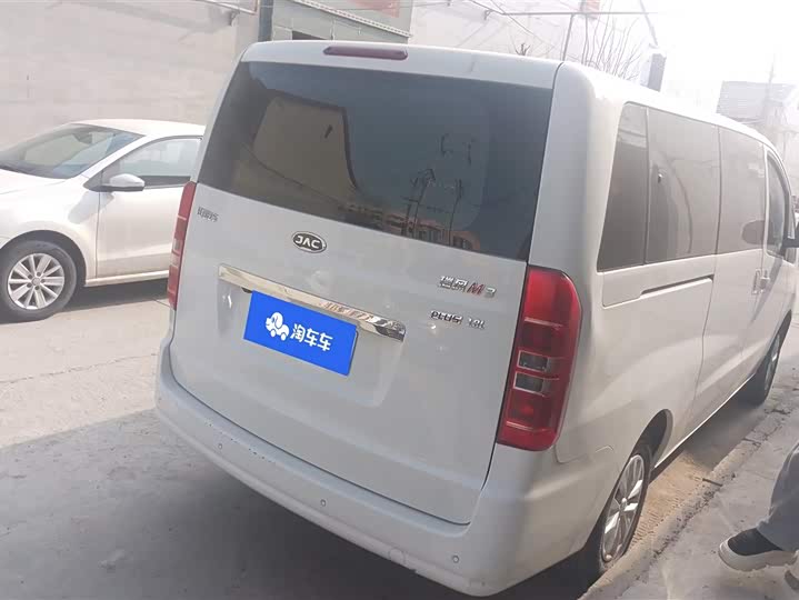 JAC Refine M3 2023 2023款 PLUS 1.8L 7/8座智联版