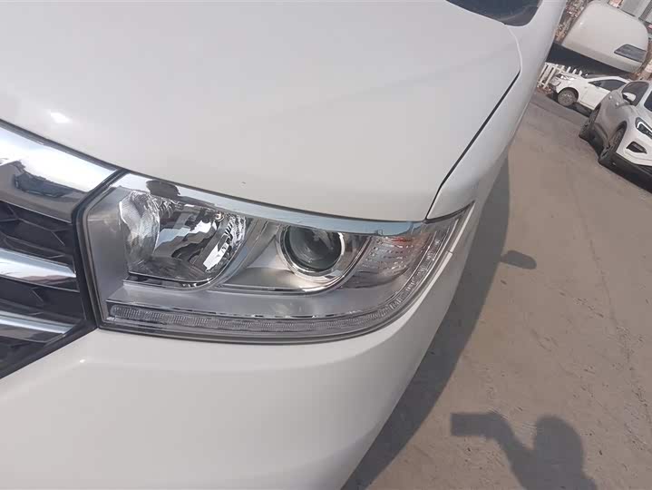 JAC Refine M3 2023 2023款 PLUS 1.8L 7/8座智联版