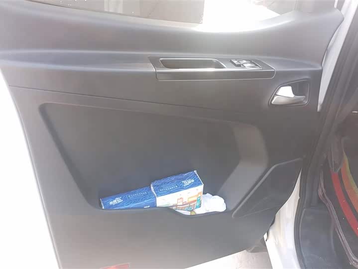 JAC Refine M3 2023 2023款 PLUS 1.8L 7/8座智联版