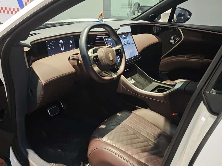 Avatr 11 2023 2023款 长续航单电机版 5座